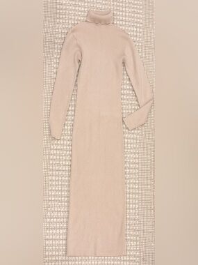 Missguided + Beige Ribbed Long Sleeve Maxi Dress